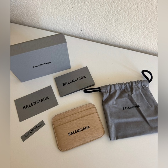 Balenciaga Beige Card Holder with Gray Packaging - Picture 1 of 6